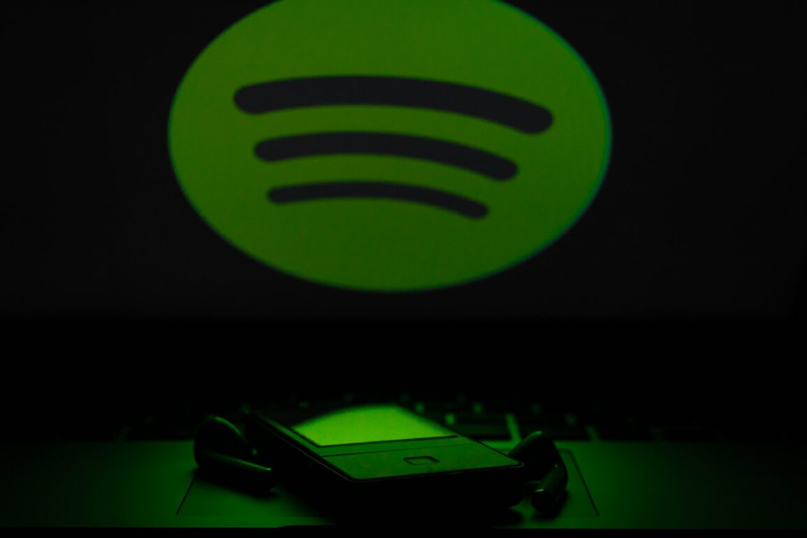 Spotify is testing playlists generated by AI - Bandwidth Blog