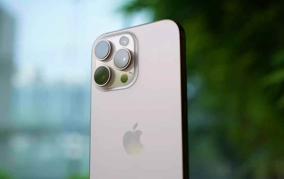 Apple partners with Samsung for advanced image sensors